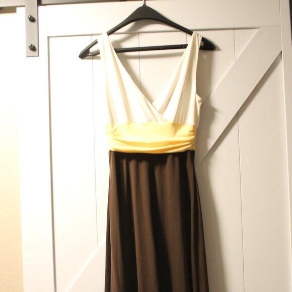 MAGGY LONDON V NECK RUCHED WAIST FIT N FLARE COLORBLOCK DRESS 8 NWOT - Picture 2 of 5
